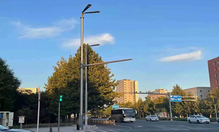 智慧交通路燈桿.jpg